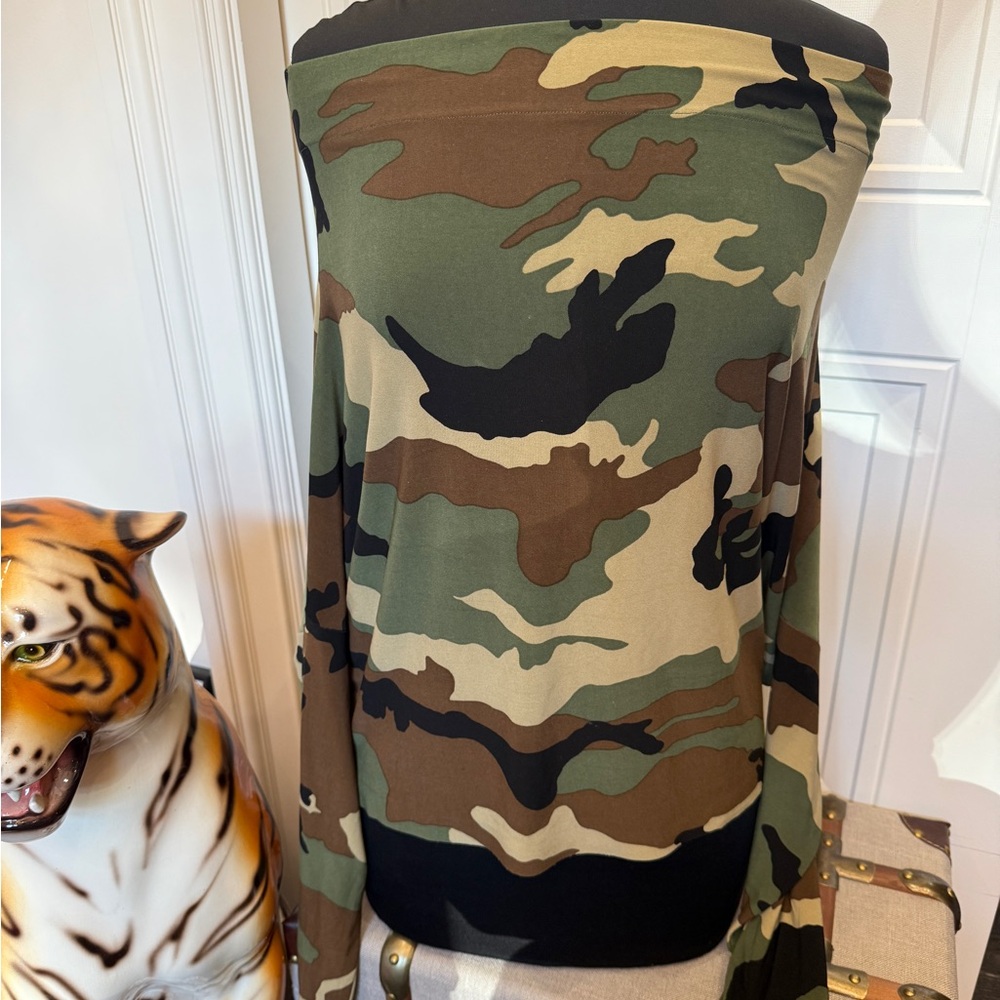 NORMA KAMALI CAMO OFF SHOULDER LONGSLEEVE SMALL REVOLVE RARE STYLE - Picture 6 of 6